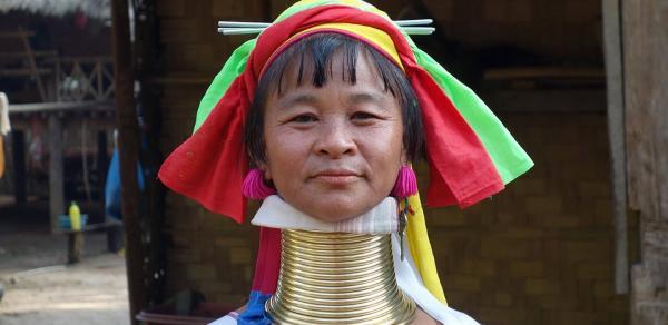 گردن دراز زنان برمه ای، به جاذبه توریستی تبدیل شده است
